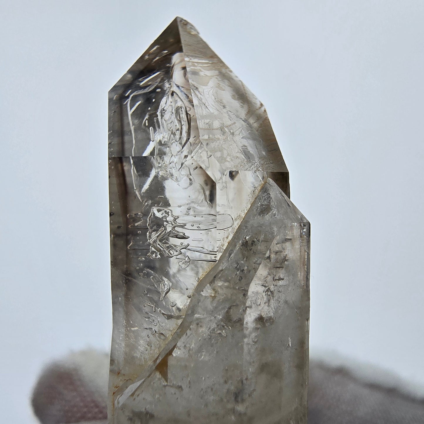 Enhydro Phantom Rauchquarz Spitzen 1x Blase Goboboseb, Namibia 43*22*17mm