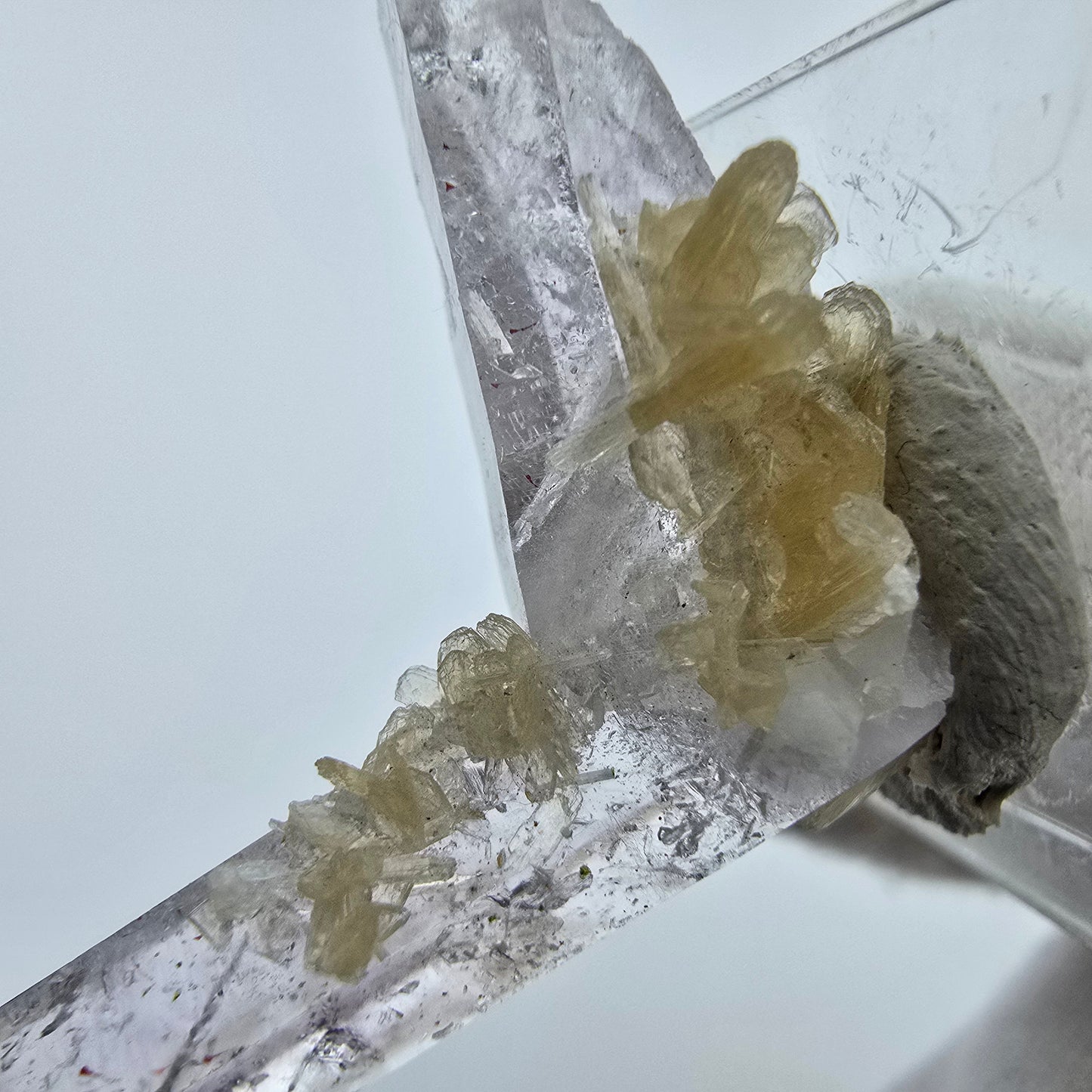 Phantom Amethyst mit Stilbit Stufe Goboboseb, Namibia 38*31*13mm Sammlung