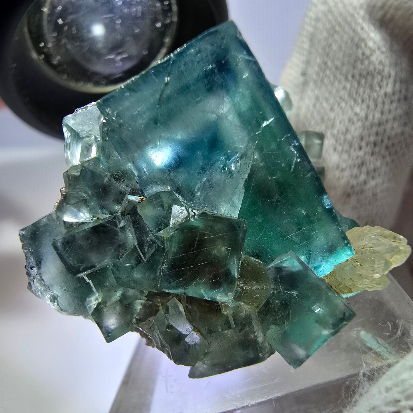 Klare Phantom Fluorit Würfel Quarz Stufe grün türkis Okorusu, Namibia 35*25*28mm