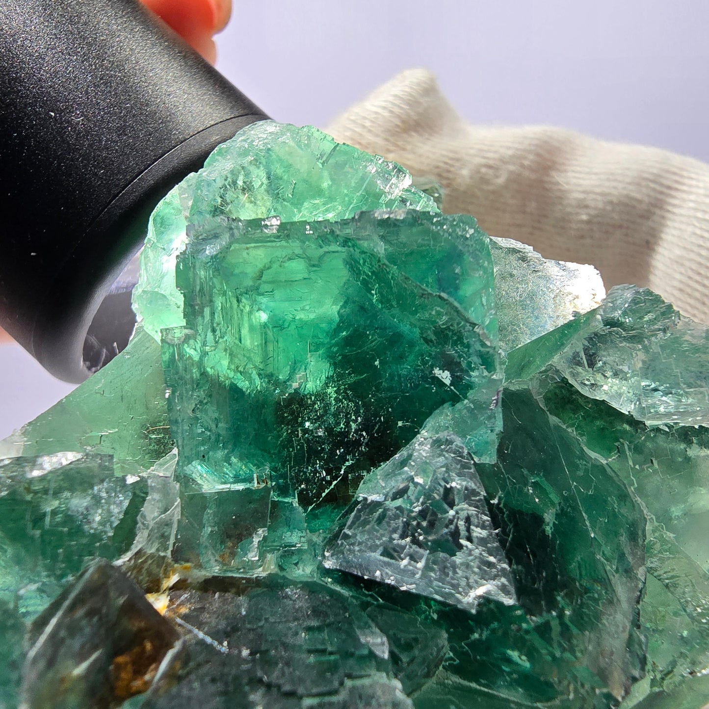 Grand cube de fluorite fantôme vert étagé Okorusu Namibie 80 x 65 x 35 mm