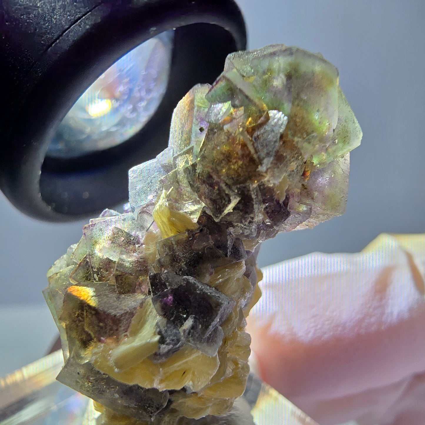 Cubes de fluorite fantôme colorés, spécimen de muscovite, Erongo, Namibie, 33 x 20 x 16 mm
