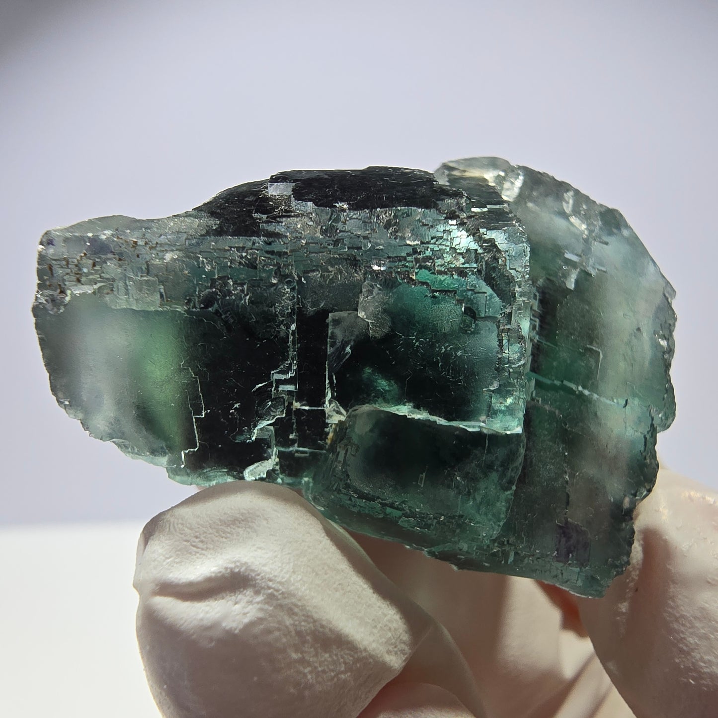 Spécimen de cube de fluorite fantôme parqueté vert violet Okorusu, Namibie 40*29*21mm