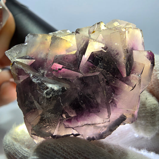 Rare spécimen de cube de fluorite fantôme, violet et blanc, Okorusu, Namibie, 44 x 38 x 26 mm 