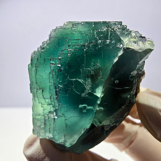 Spécimen de cube de fluorite fantôme transparente, vert parqueté, Okorusu, Namibie, 60 x 44 x 40 mm 