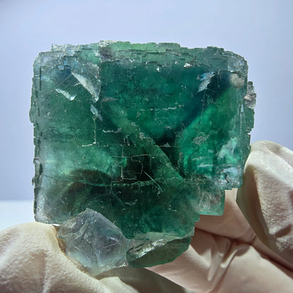 Spécimen de cube de fluorite fantôme transparente, vert parqueté, Okorusu, Namibie, 44 x 37 x 27 mm 