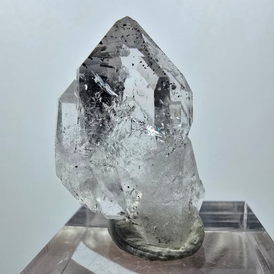 Quartz clair Harlequin Point Streep Mine, Goboboseb, Namibie, 30 x 19 x 11 mm 