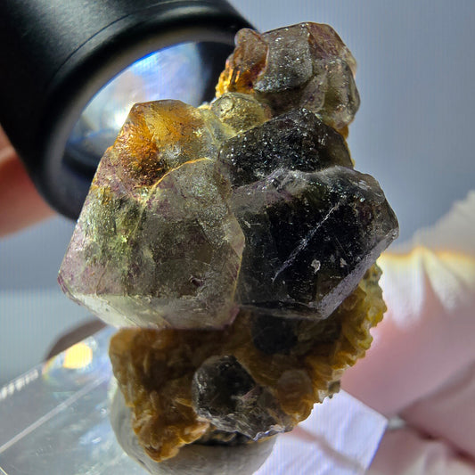 Cube hexagonal de fluorite fantôme, muscovite, tourmaline Schörl, Erongo, Namibie, 36 x 26 x 18 mm 