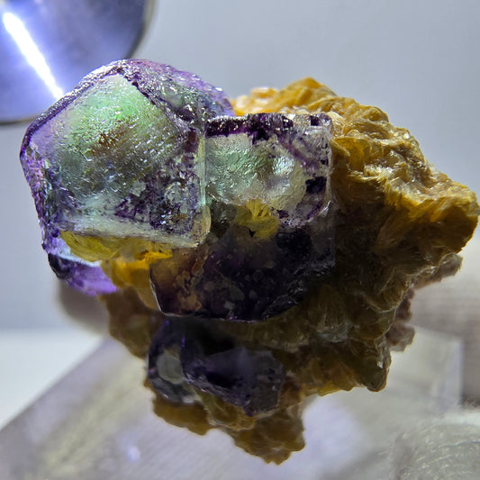 Spécimen de fluorite fantôme colorée, muscovite et orthose, Erongo, Namibie, 25 x 23 x 18 mm 