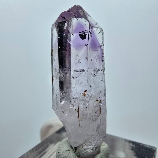 Mine d'améthyste Harlequin Phantom, Goboboseb, Namibie, 36 x 13 x 9 mm 