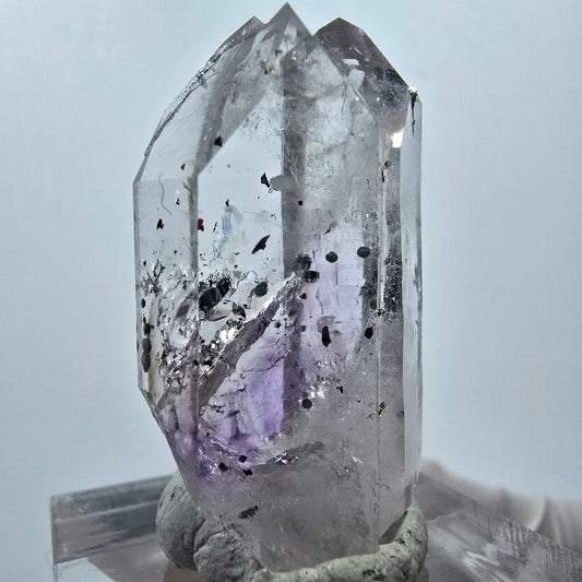Améthyste fantôme, mine d'hématite Point Streep, Goboboseb, Namibie, 33 x 16 x 13 mm 