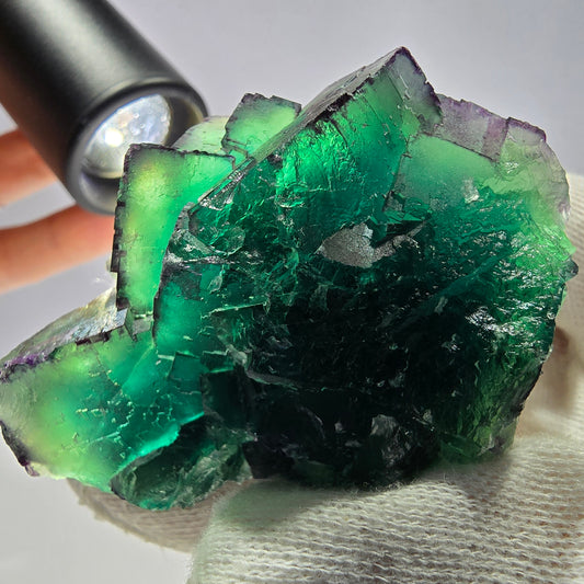 Cube de fluorite fantôme, parquet étagé, zonal, Okorusu, Namibie, 63 x 45 x 28 mm 