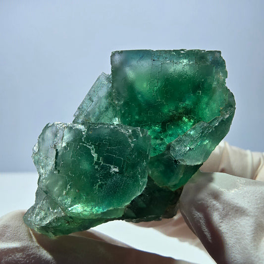 Spécimen de cube de fluorite fantôme transparente, vert parqueté, Okorusu, Namibie, 54 x 33 x 29 mm 