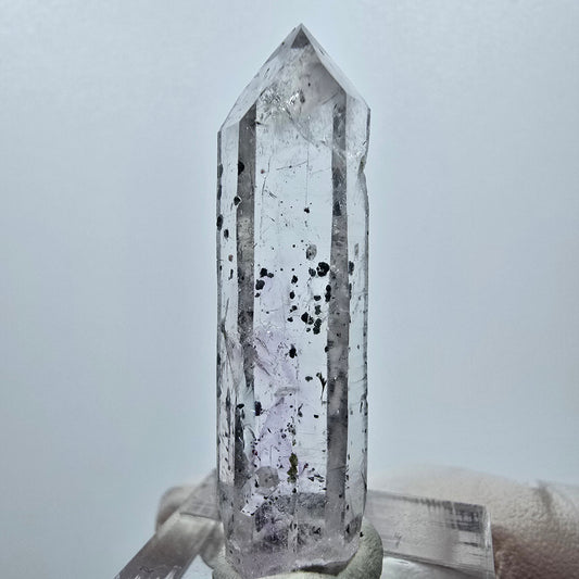 Quartz hématite transparent Point Streep Mine, Goboboseb, Namibie 42 x 12 x 10 mm 