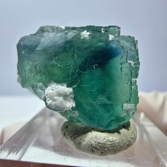 Cube de fluorite fantôme transparente parquetée, vert Okorusu, Namibie 28 x 23 x 18 mm 