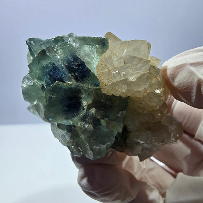 Rare cube de fluorite fantôme, spécimen de quartz vert violet Okorusu Namibie 53*35*38mm 