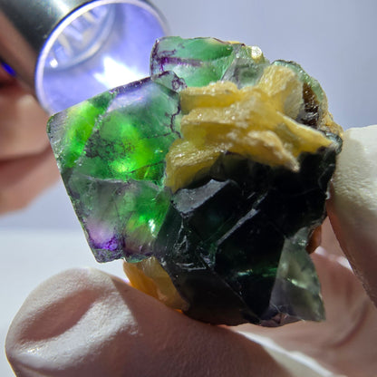 Cube de fluorite fantôme, muscovite et tourmaline Schorl, spécimen d'Erongo, Namibie, 27 x 25 x 25 mm 