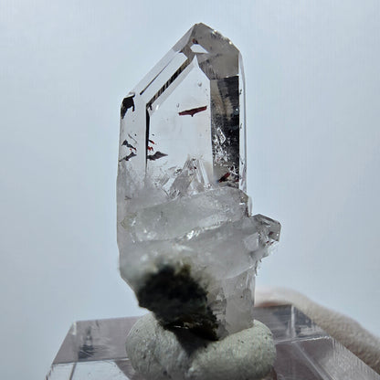 Quartz Harlequin clair, mine Prehnite Point Streep, Goboboseb, Namibie, 32 x 21 x 15 
