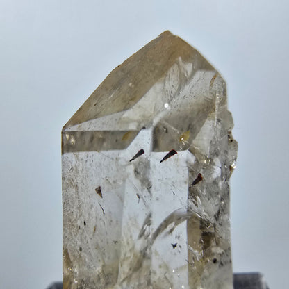 Quartz fantôme Harlequin clair, mine Point Streep, Goboboseb, Namibie, 30 x 14 x 14 mm 