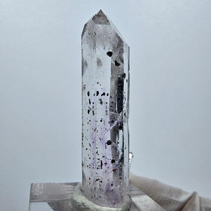 Quartz hématite transparent Point Streep Mine, Goboboseb, Namibie 42 x 12 x 10 mm 