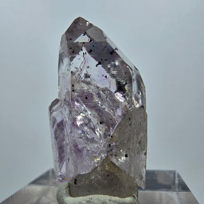 Mine d'améthyste Harlequin Phantom Streep, Goboboseb, Namibie, 26 x 14 x 11 mm 