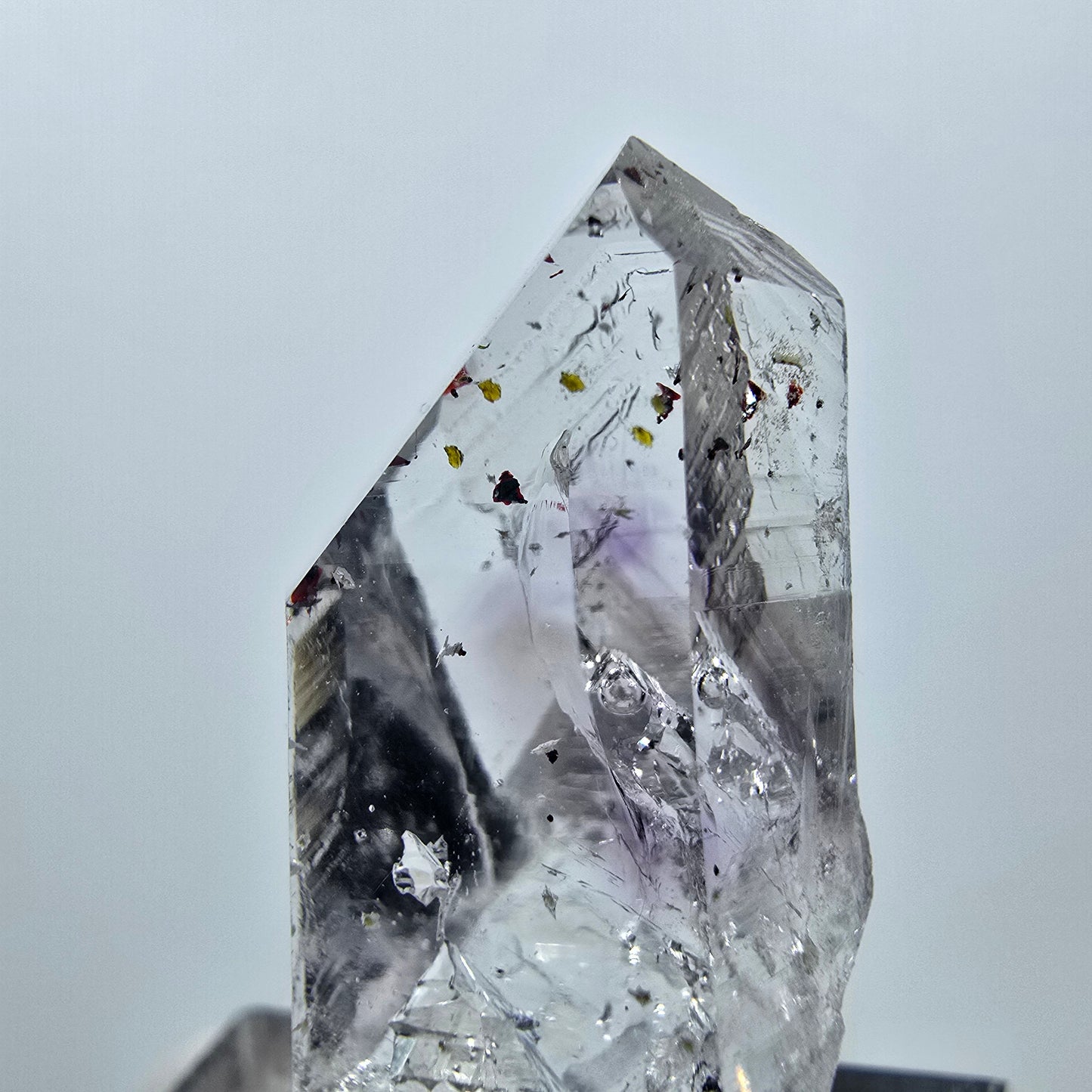 Quartz Harlequin Enhydro, mine Bubble Streep, Goboboseb, Namibie, 32 x 15 x 14 mm 