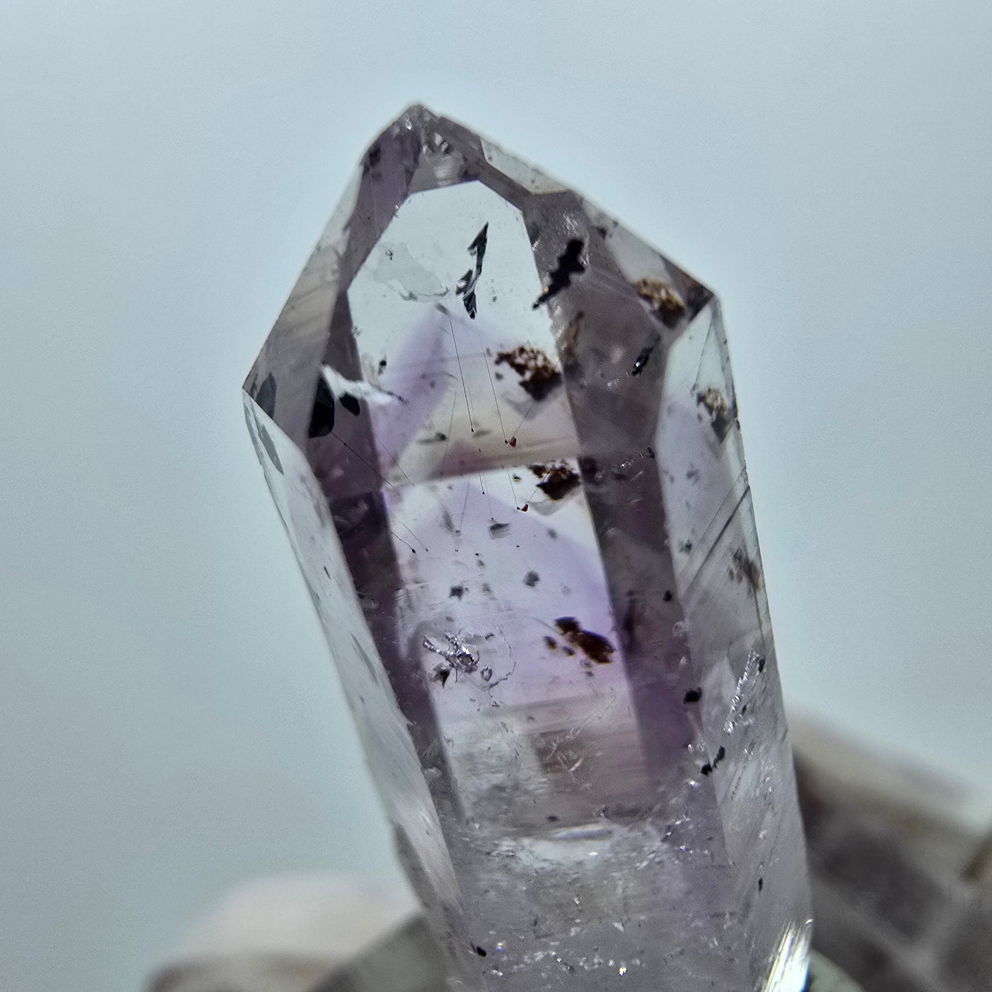Mine d'améthyste Harlequin Phantom, Goboboseb, Namibie, 36 x 13 x 9 mm 