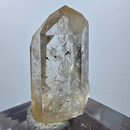 Quartz fantôme Harlequin clair, mine Point Streep, Goboboseb, Namibie, 30 x 14 x 14 mm 