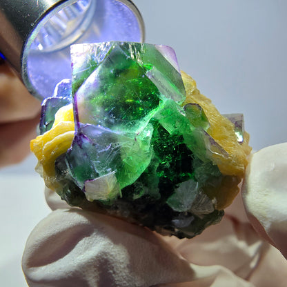 Cube de fluorite fantôme, muscovite et tourmaline Schorl, spécimen d'Erongo, Namibie, 27 x 25 x 25 mm 