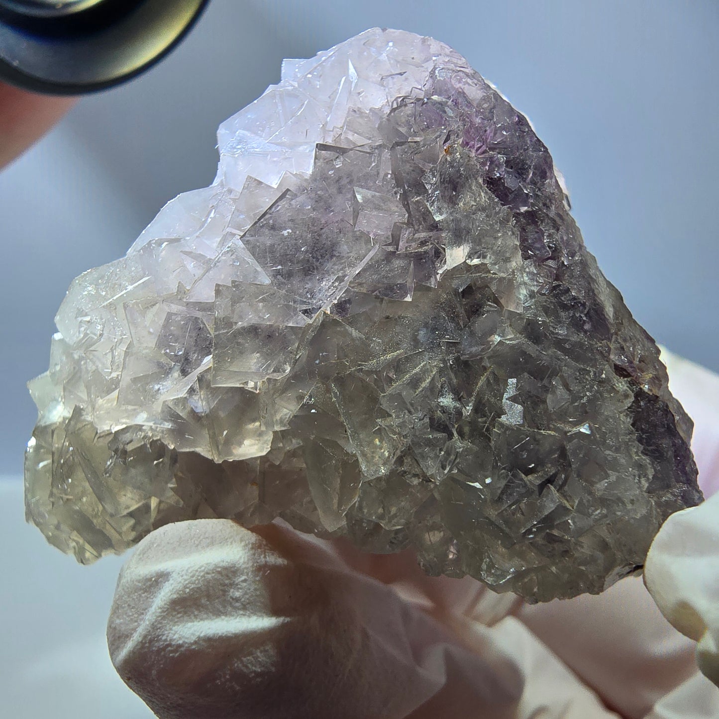 Spécimen de cube de fluorite fantôme creux, étagé, blanc violet Okorusu Namibie 48*43*41mm 