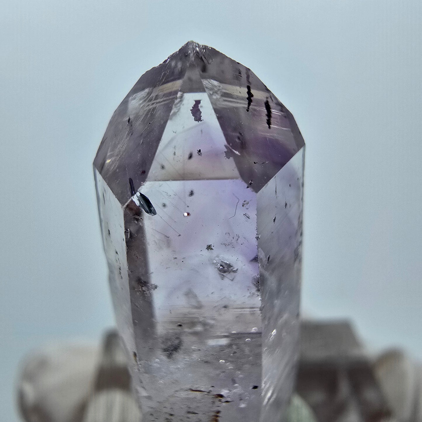 Mine d'améthyste Harlequin Phantom, Goboboseb, Namibie, 36 x 13 x 9 mm 