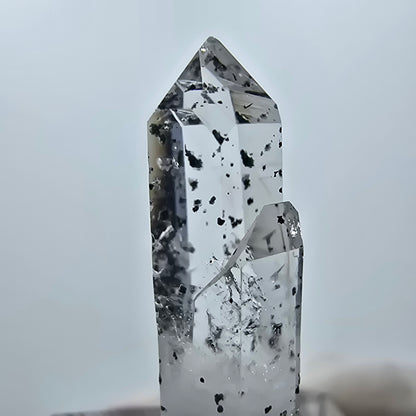 Quartz hématite transparent Point Streep Mine, Goboboseb, Namibie 34 x 9 x 9 mm 