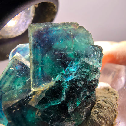 Spécimen de cube de fluorite fantôme, poche papillon bleu-violet Okorusu Namibie 34 x 27 x 22 mm 