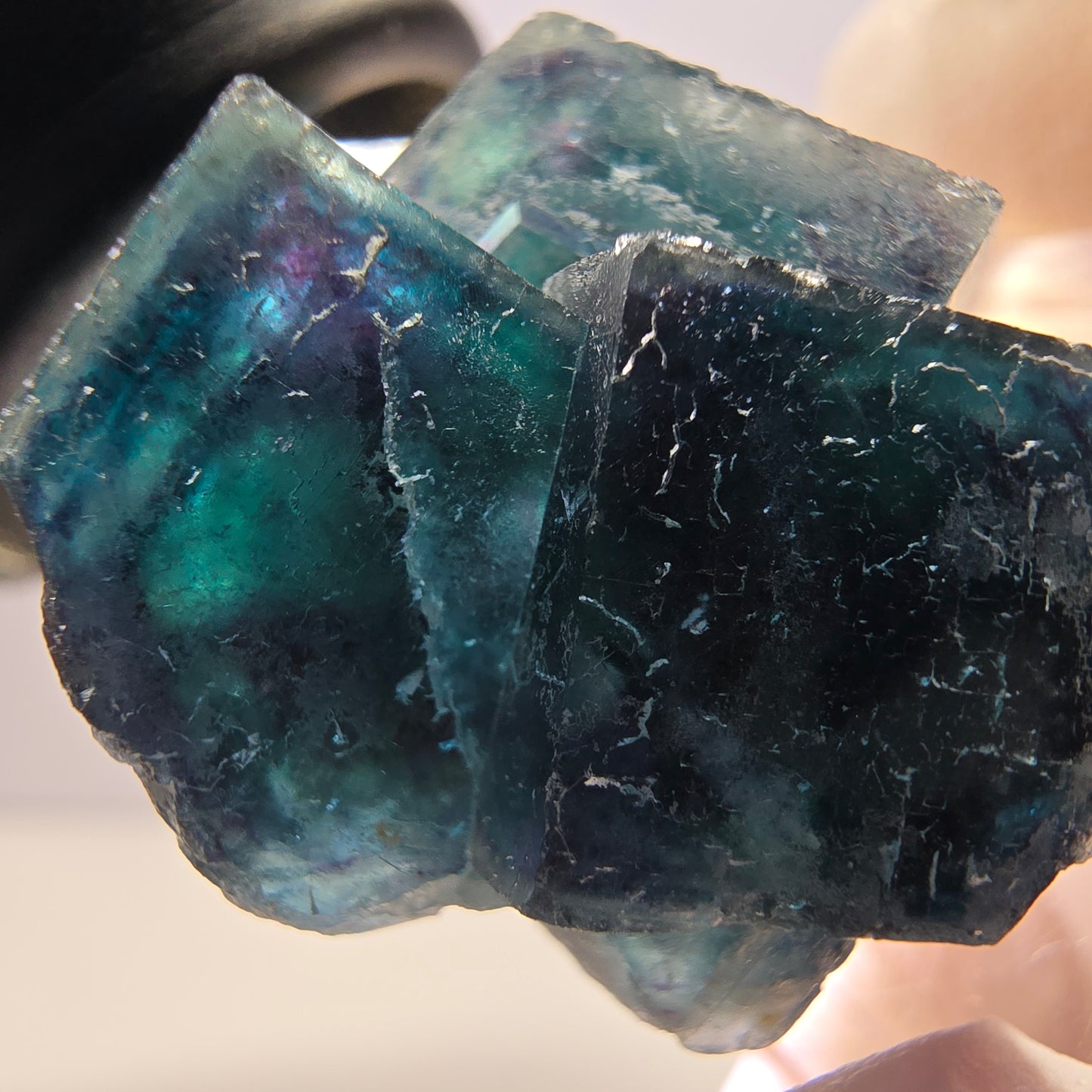 Spécimen de cube de fluorite fantôme, poche papillon bleu-violet Okorusu Namibie 34 x 27 x 22 mm 