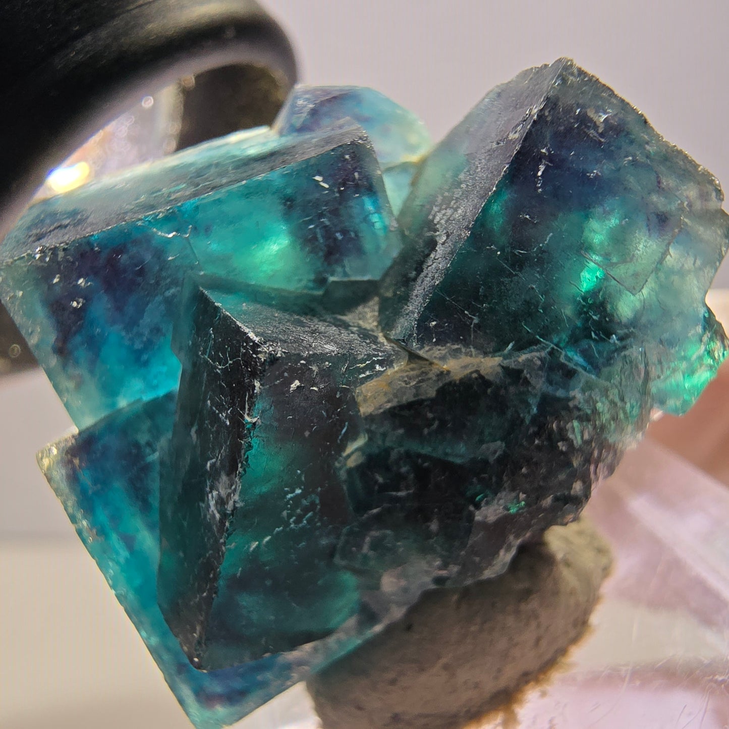 Spécimen de cube de fluorite fantôme, poche papillon bleu-violet Okorusu Namibie 34 x 27 x 22 mm 