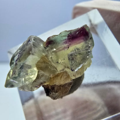 Phantom Fluorit Würfel Stufe, gelb lila Okorusu, Namibia 16*14*13mm