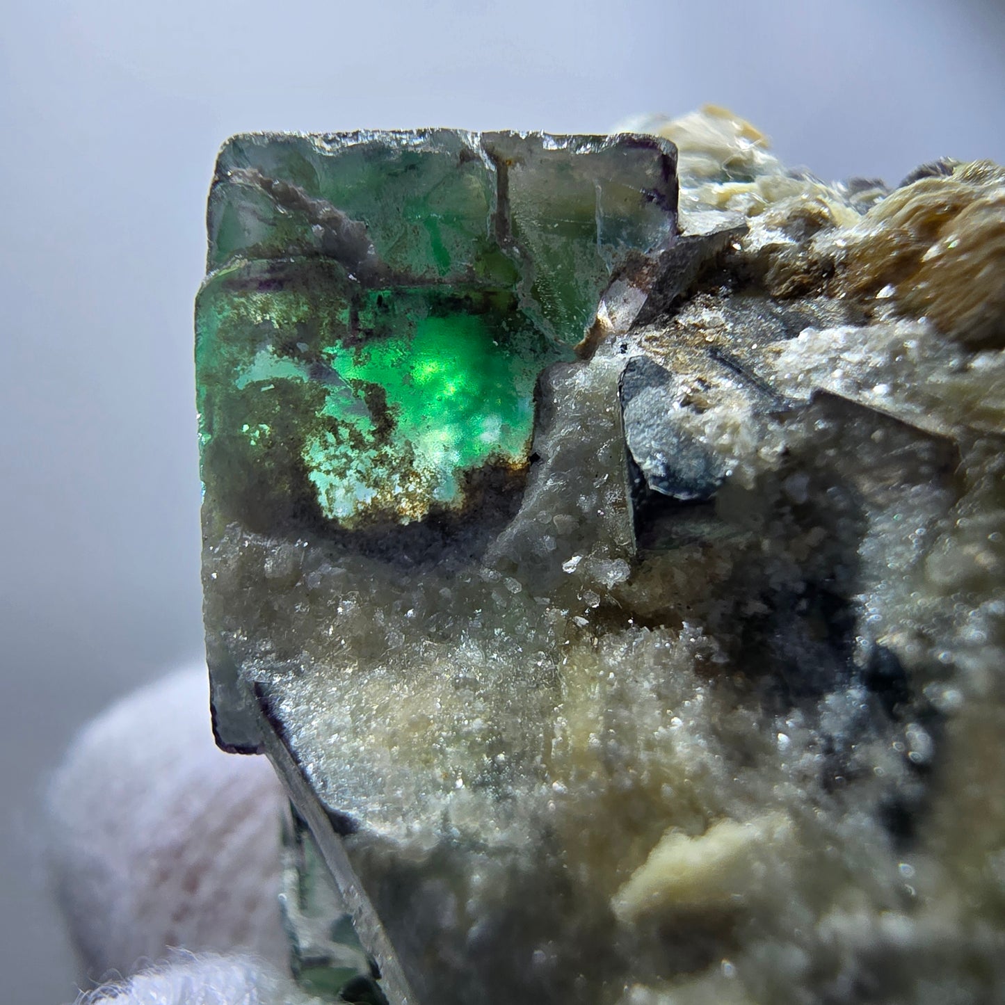 Phantom fluorite, hyalite, muscovite, orthoclase stage Erongo, Namibia 47*43*36mm 