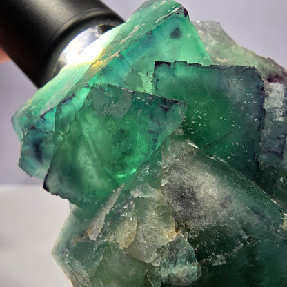 Grand spécimen de cube de fluorite fantôme, parqueté zonal Okorusu Namibie 78*76*33mm 