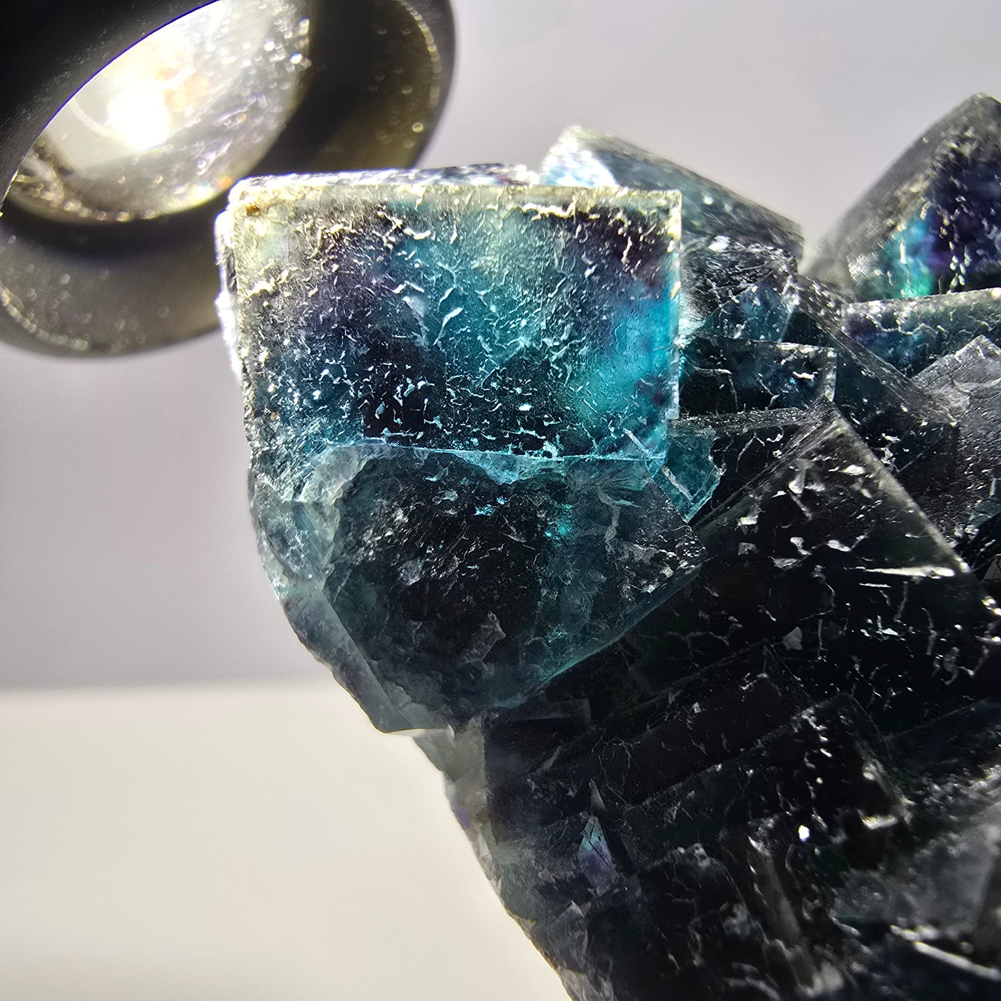 Grand spécimen de cube de fluorite fantôme, zonal – Nouvelle découverte ! Okorusu, Namibie, 105 x 79 x 31 mm 