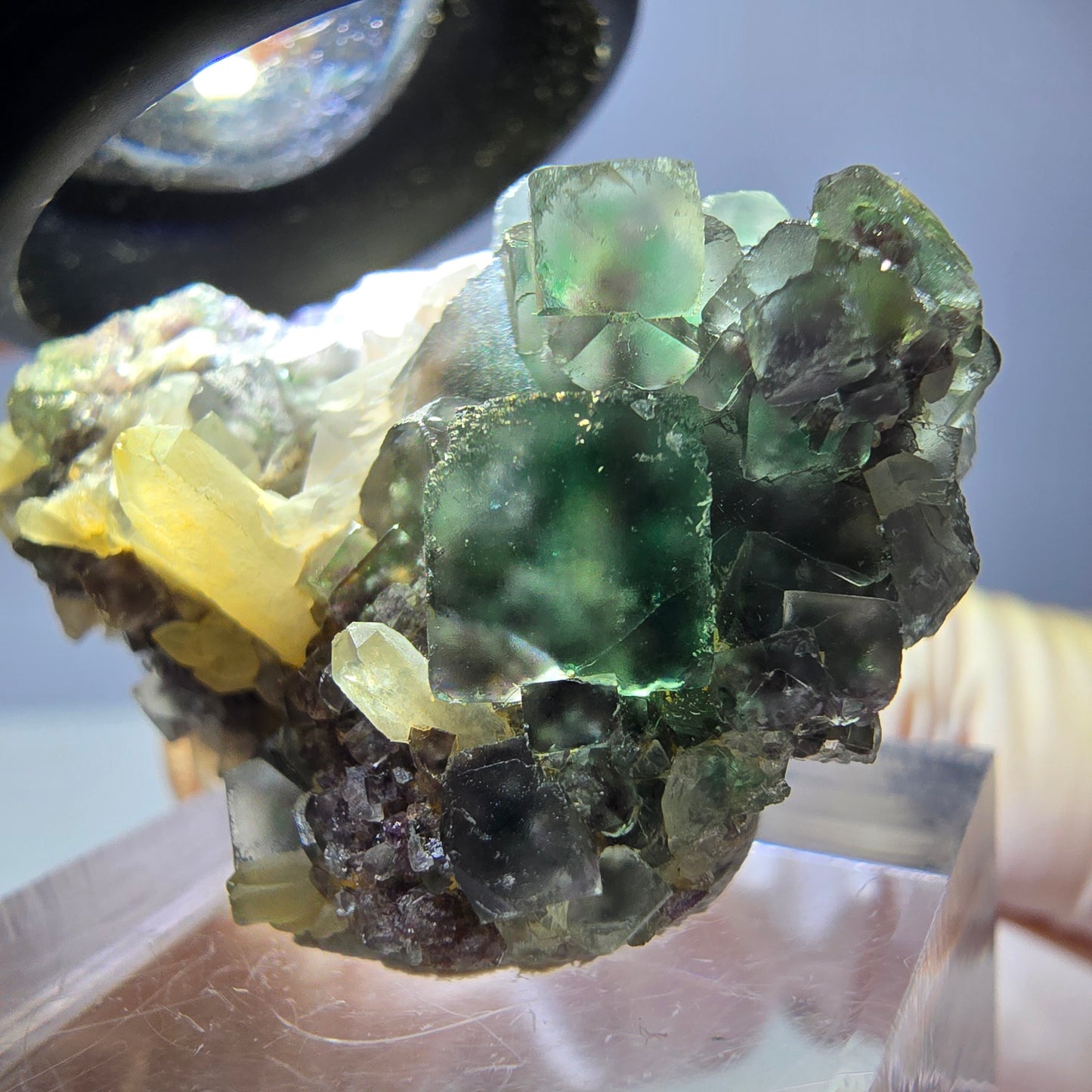 Phantom Fluorit Würfel, parkettiert, Quarz Stufe Okorusu, Namibia 35*25*19mm