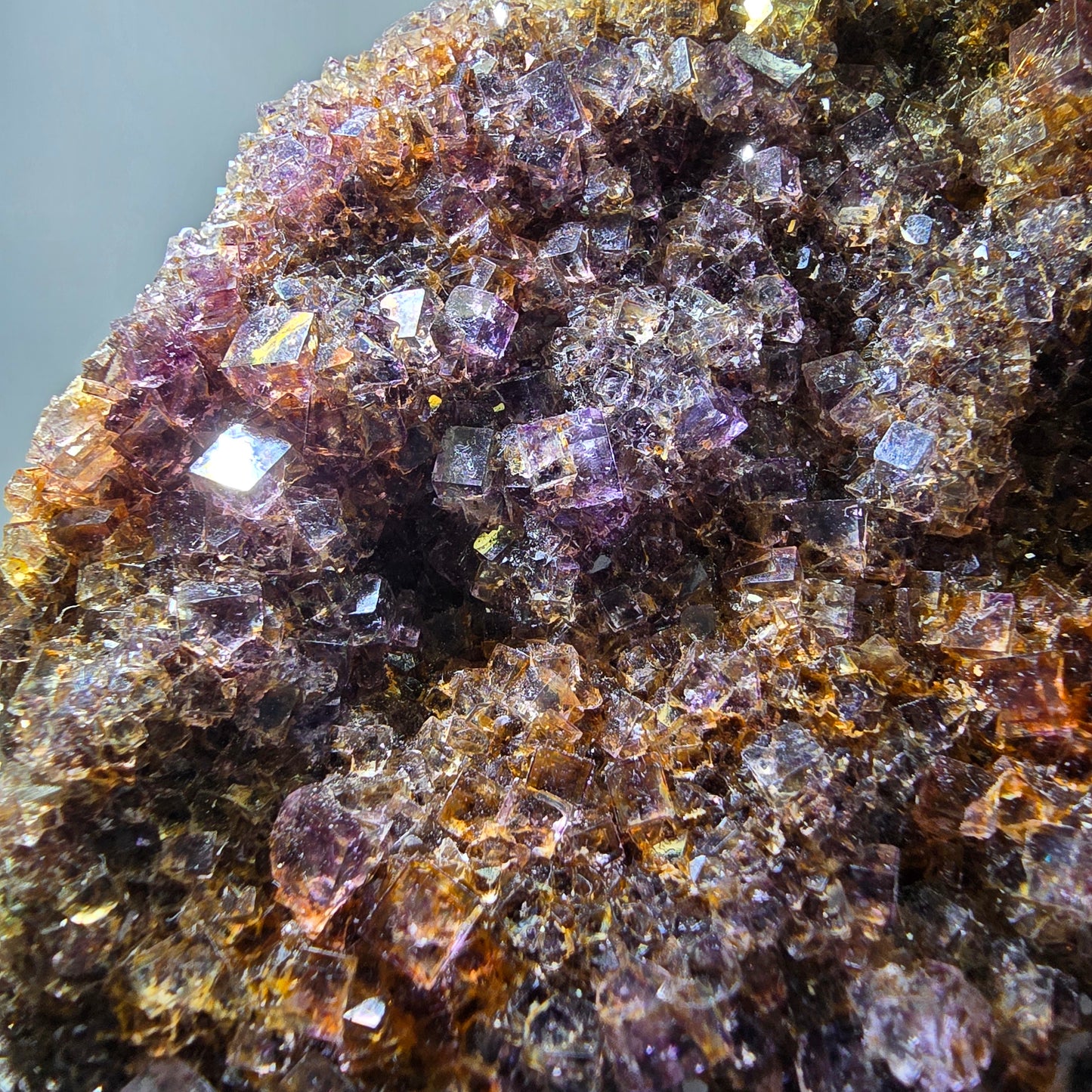 Grand spécimen de cube de fluorite fantôme double face, jaune violet, Okorusu, Namibie, 111 x 89 x 28 mm 