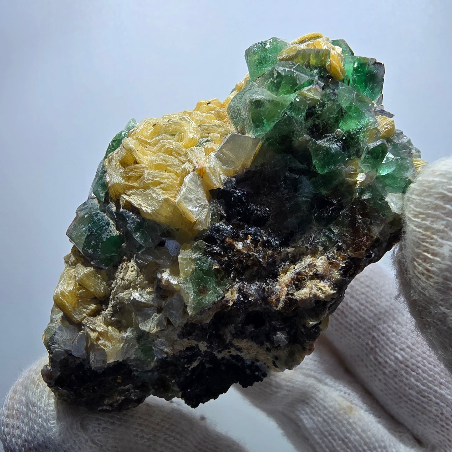 Fluorite fantôme Schörl, tourmaline, calcite, muscovite, stade Erongo, Namibie, 62 x 40 x 38 mm 