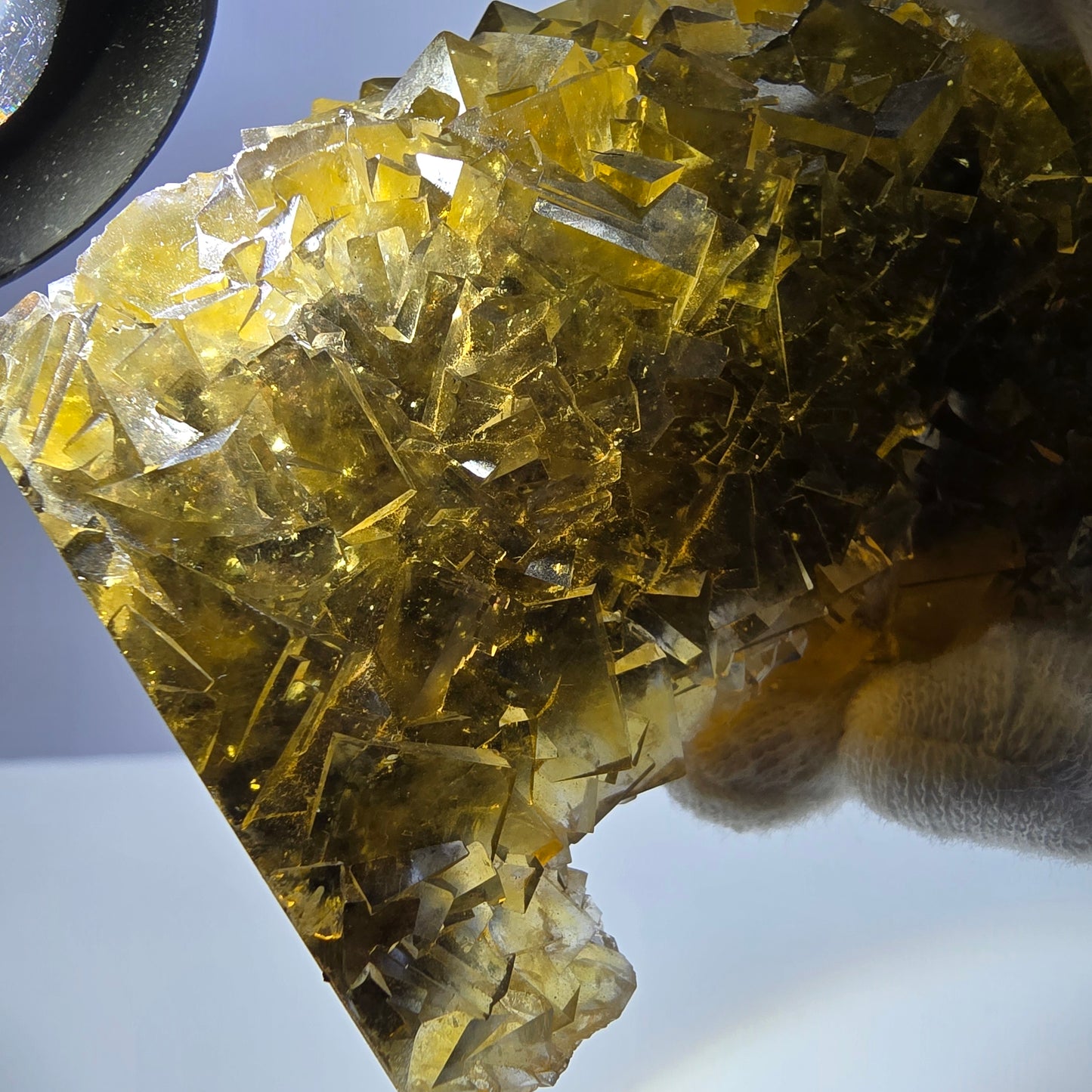 Grand spécimen de cube de fluorite fantôme, poche jaune miel, Okorusu, Namibie, 86 x 64 x 28 mm 