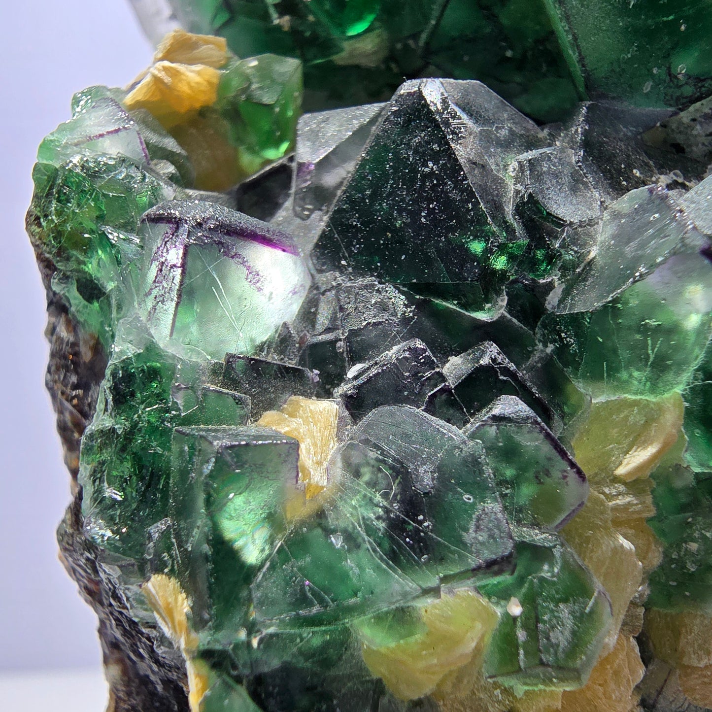 Cube de fluorite fantôme zonal, muscovite, spécimen d'hyalite, Erongo, Namibie, 90 x 72 x 53 mm 