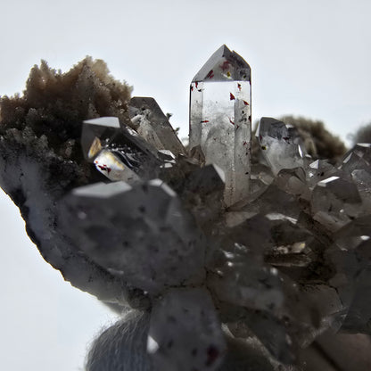 Quartz fumé Harlequin, spécimen de calcite UV, poche Valentine Goboboseb, Namibie, 79 x 63 x 34 mm 