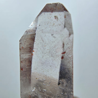 Améthyste fantôme avec hématite Goboboseb, Namibie 34 x 13 x 8 mm 