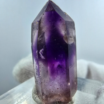 Pointe de sceptre en améthyste fantôme rare à Goboboseb, Namibie, 26 x 12 x 10 mm 