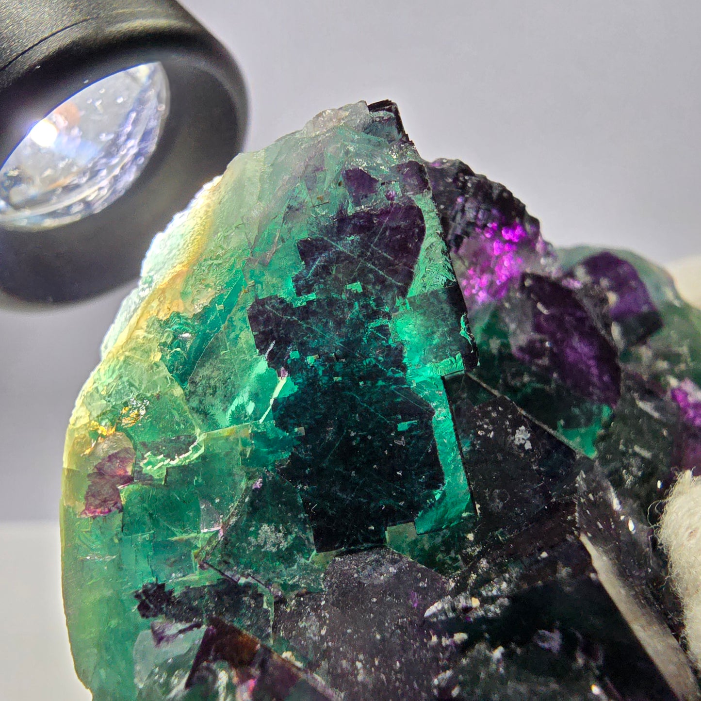 Grand spécimen de cube de fluorite fantôme vert violet zonal 11:11 Angel Pocket, Namibie 80*73*30mm 