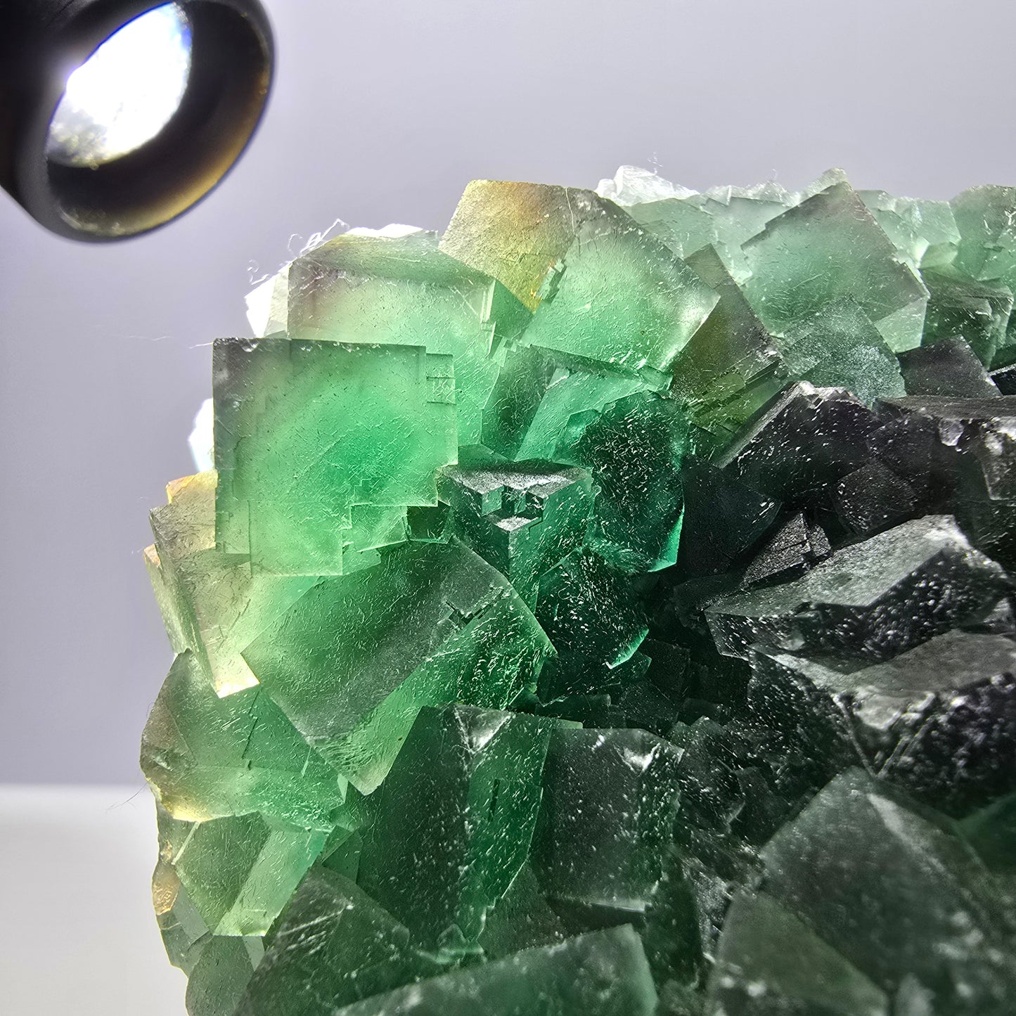 Grand spécimen de cube de fluorite fantôme, parqueté, double face Okorusu, Namibie 98*91*71mm 