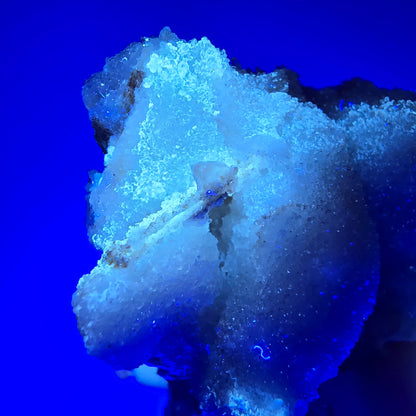Spécimen rare de calcite UV, mine Valentine Pocket, Goboboseb, Namibie, 88 x 44 x 29 mm 