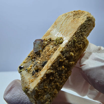 Cubes rares de fluorite, orthoclase, tourmaline schorl, Erongo, Namibie, 41*22*14 mm 